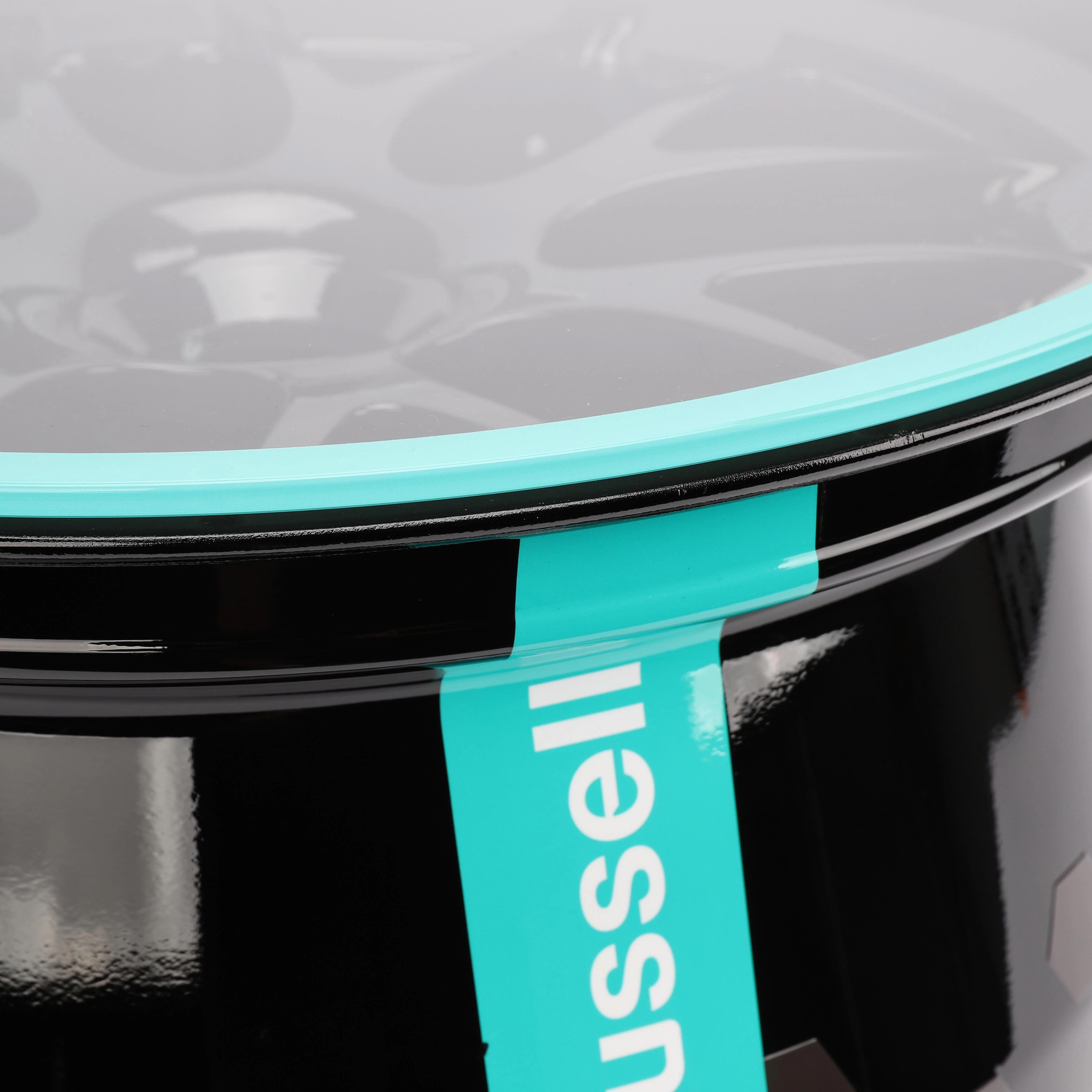 George Russell 2022 Mercedes-AMG F1 Front Wheel Rim Table - Image 5