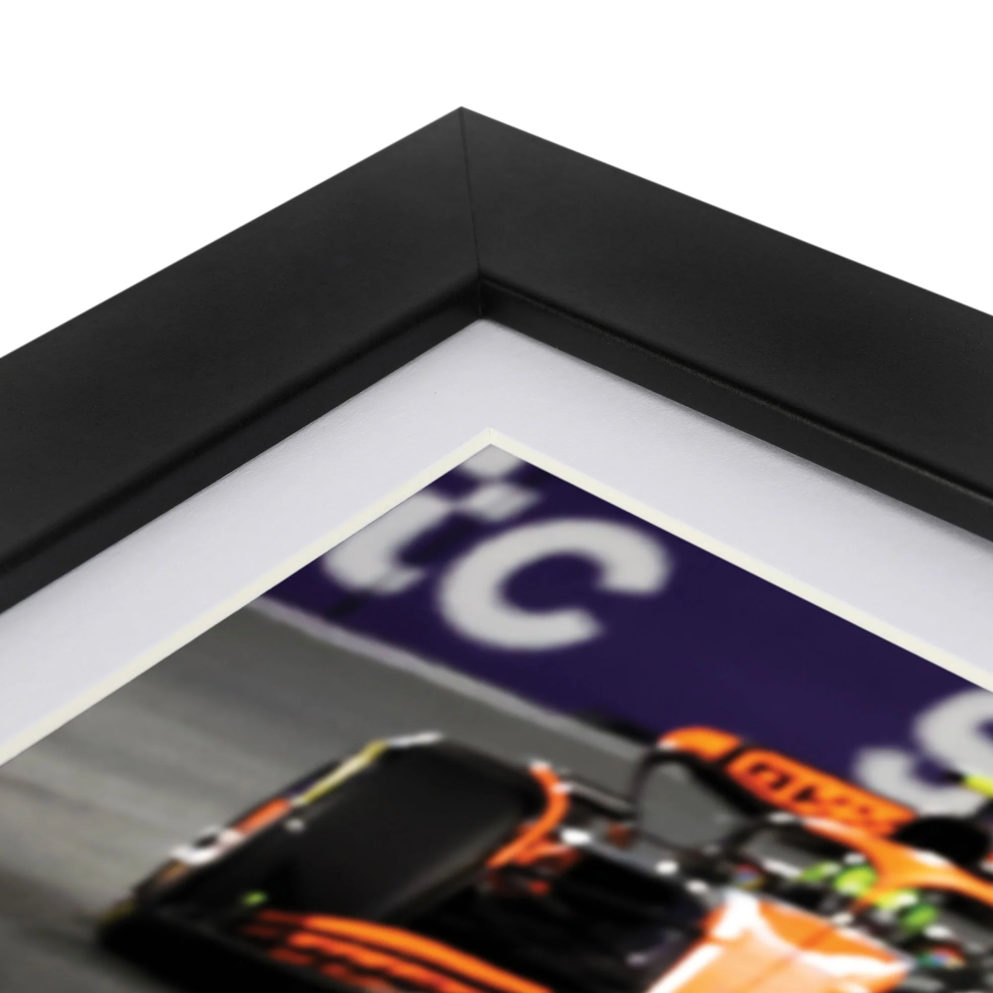 Limited-Edition Fernando Alonso 2024 Bodywork & Photo – Saudi Arabia GP - Image 4