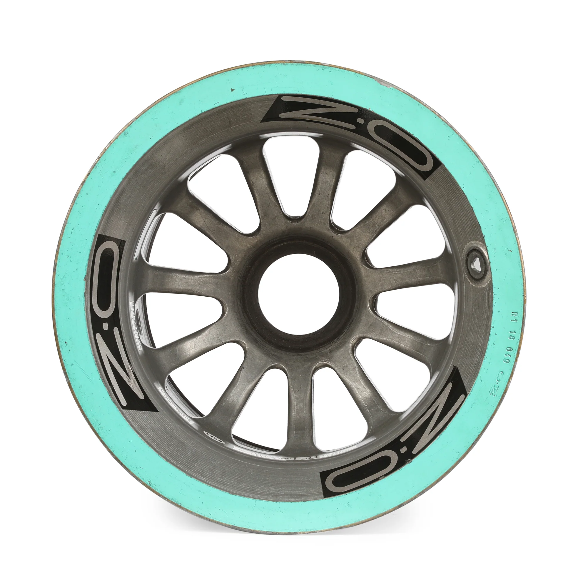 Mercedes-AMG PETRONAS F1® Team 2018 Season Used Rear Wheel Rim Table - Image 2