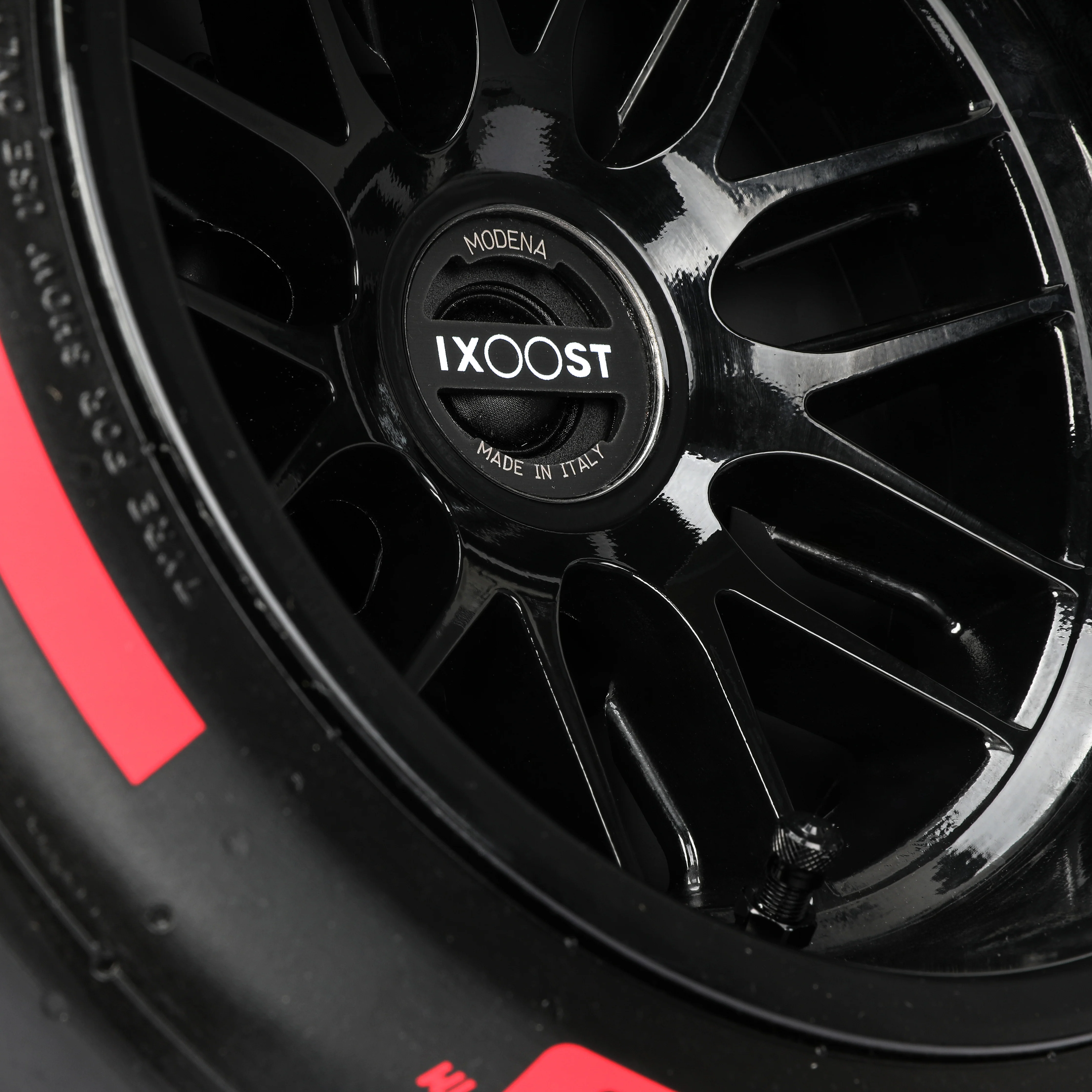 iXOOST Pirelli P Zero Sound - Image 6