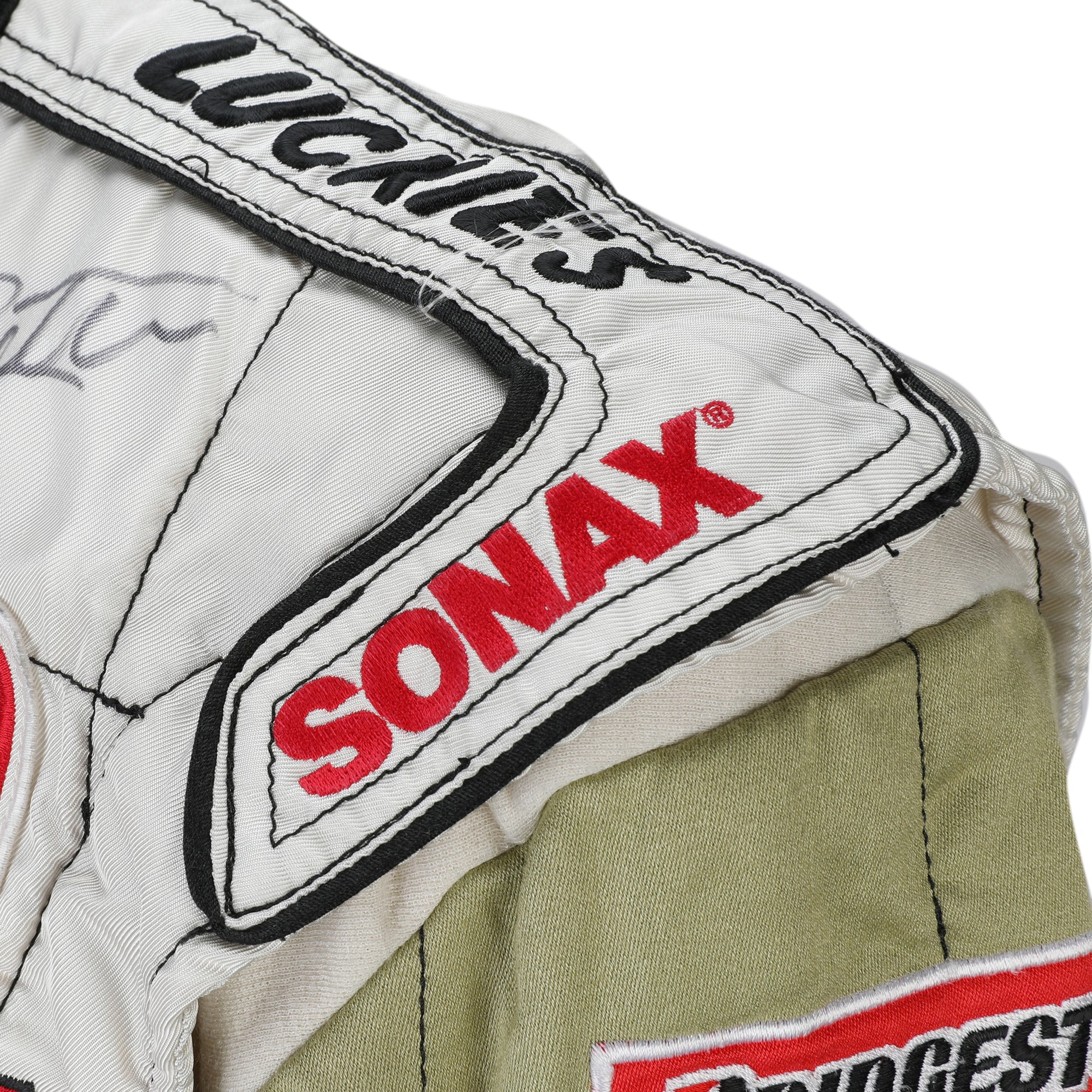 Season Launch LOT 033 - Jacques Villeneuve 2001 BAR Suit - Signed - Image 3